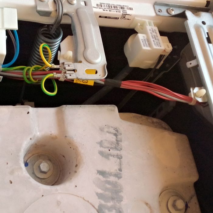 Service mesin cuci Electrolux Ultraeco500 7.5kg masalah , Mesin cuci bocor atau merembes