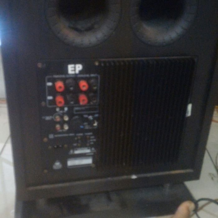 Service subwoofer Sub woofer EP Profesional Subwoofer masalah Bunyi kresek kresek