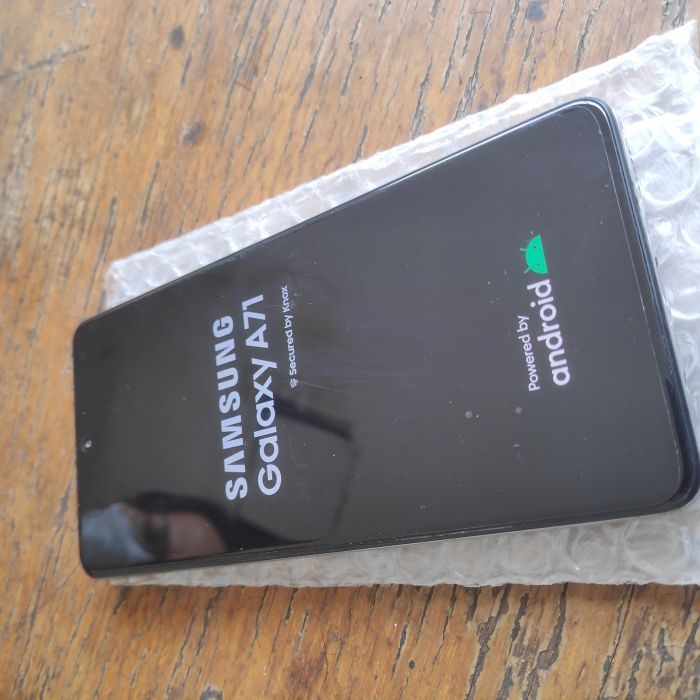 Service HP Android samsung Galaxy A71 masalah , Port Charger HP-mu Goyang atau Rusak . Perbaikan Port Charger HP. Spek RAM 6 GB. Spek Internal Storage 128 GB. Kondisi android saat ini : Mati total, Masih ingat akun Google, Tidak ada dus