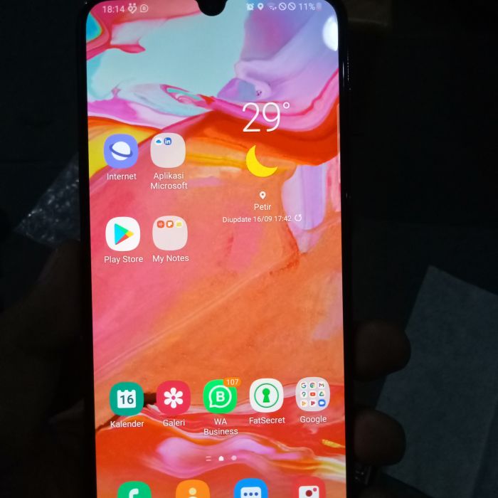 Service HP Android samsung Samsung a 70 dan warna hitam masalah , Tidak bisa charge