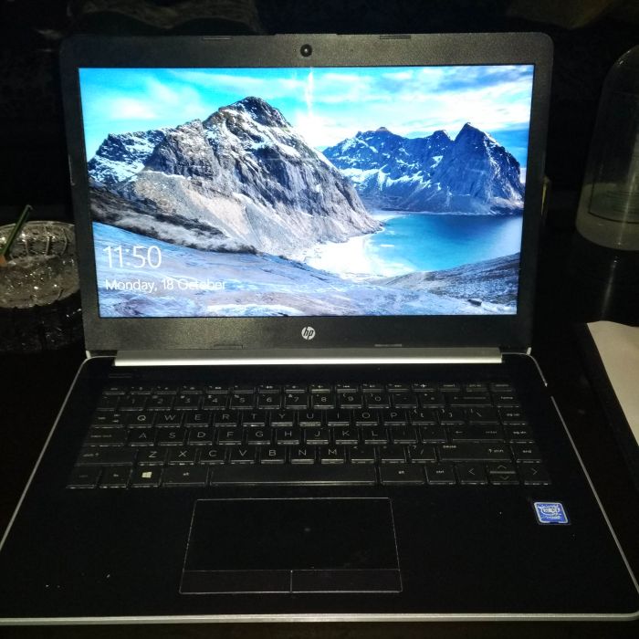 Service laptop HP 14-ck0013TU masalah , Gagal update BIOS, nggak bisa boot. Kondisi laptop saat ini : Mesin nyala namun tidak tampil ke layar,