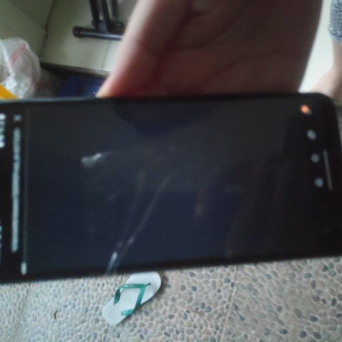 Service HP Android samsung A10S, hitam masalah , hp samsung saya hidup tetapi layar mati full hitam semua, sepertinya lcd nya kena. Spek RAM 2 GB. Spek Internal Storage 32 GB. Kondisi android saat ini : Mesin menyala namun layar gelap, Pernah kena air, Masih ingat akun Google, Masih ada dus dengan