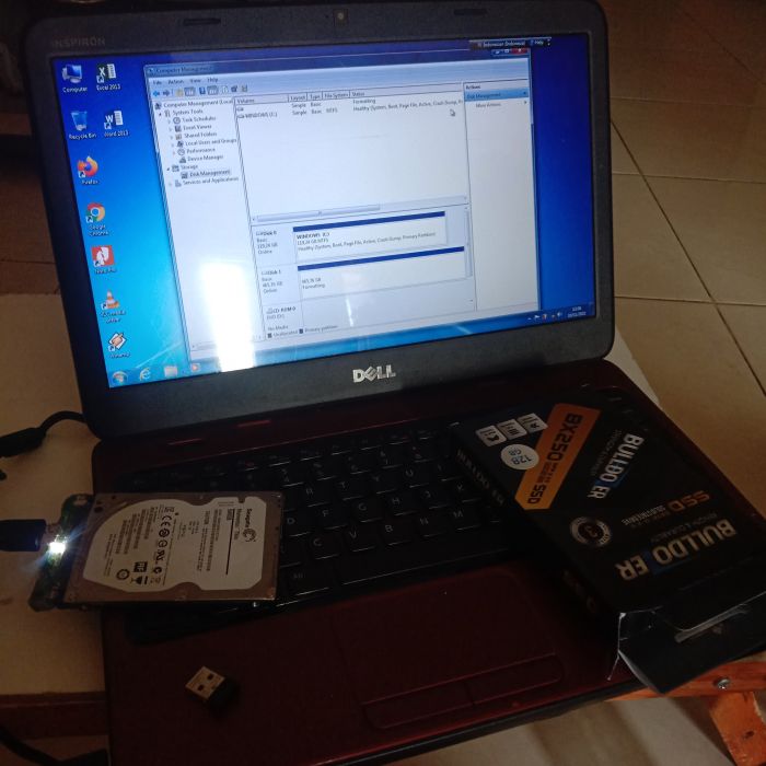 Service laptop Dell N4050 masalah Laptop hanya stuck di logo windows. Kondisi laptop saat ini :  Tidak bisa masuk OS,