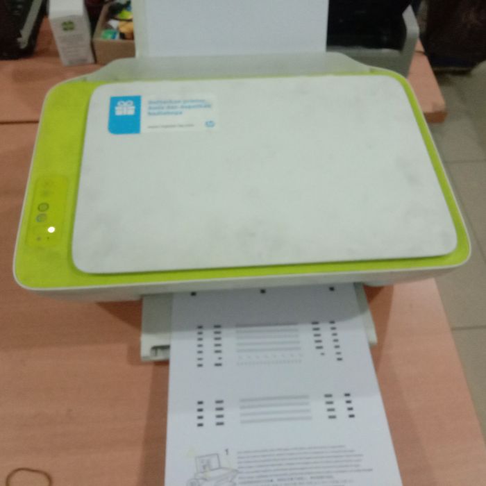 Service printer Hp 2135 2135 masalah Printer tidak mau narik kertas saat print dan copy.