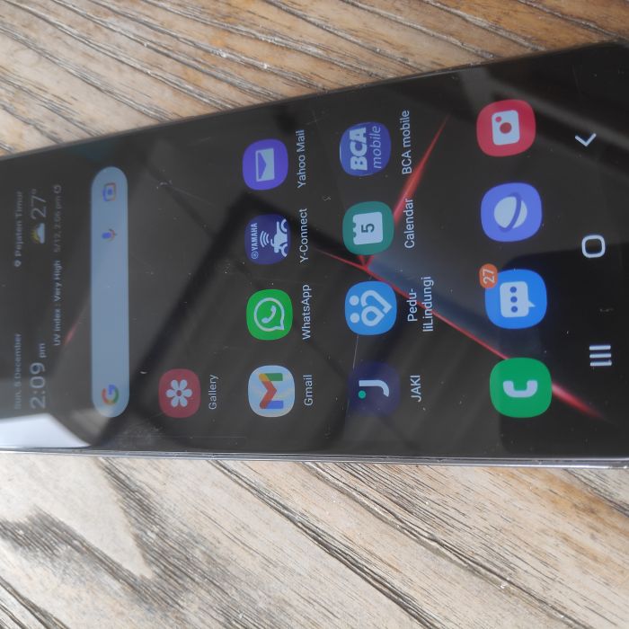 Service HP Android samsung A70 masalah , Samsung A70 screen nya rusak. Kondisi android saat ini : Mesin menyala namun layar gelap, Masih ingat akun Google, Masih ada dus dengan IMEI yang sama dengan HP