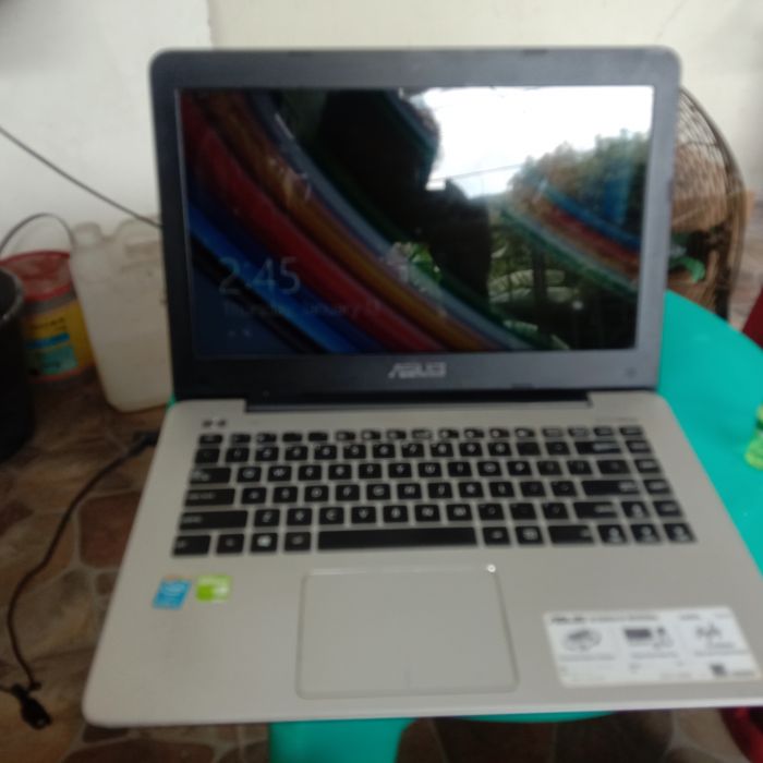 Service laptop asus A455L masalah Laptop Cepat Panas (Overheat) . Cleaning dan Ganti Pasta Pendingin. Kondisi laptop saat ini :  Tidak bisa masuk OS, Umur pakai 8 tahun