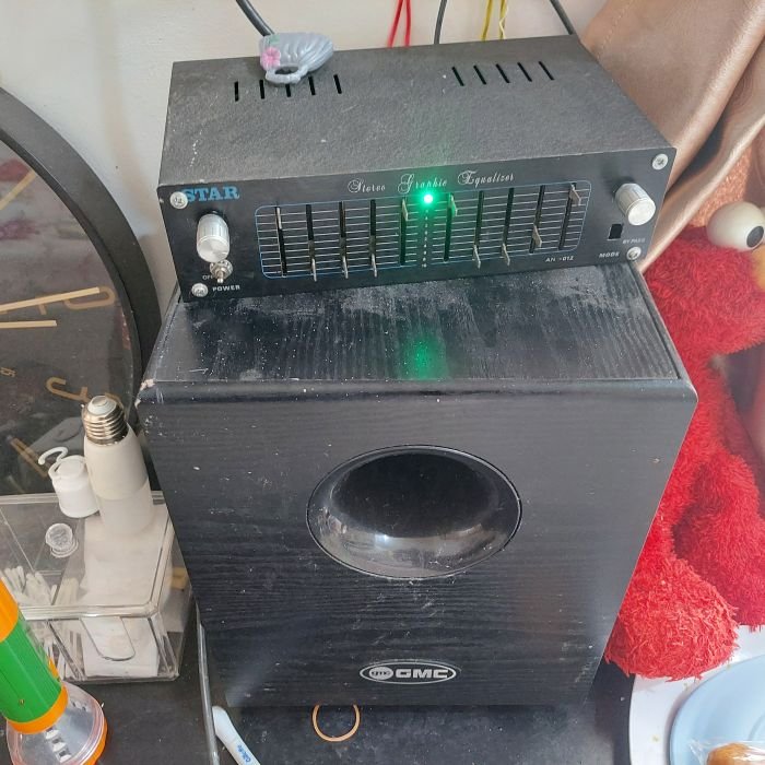 Service subwoofer GMC 898F masalah Suara kecil atau cacat, tidak jernih