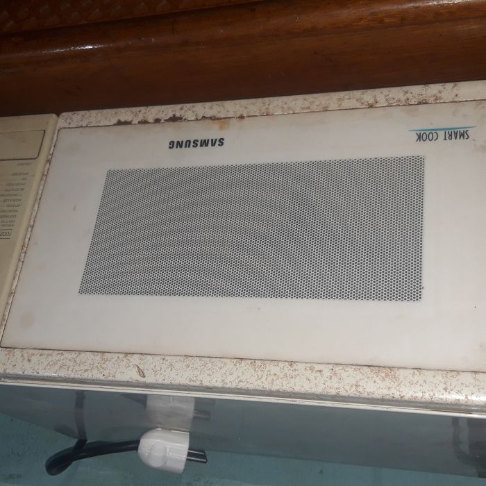 Service microwave Samsung m530 masalah , Tercium bau asap atau api dari microwave
