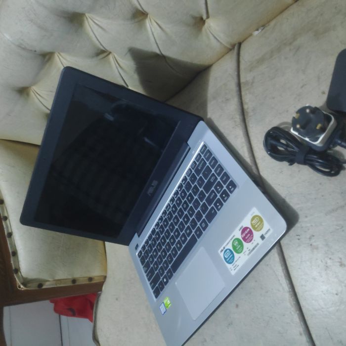 Service laptop asus A456U masalah , Tidak bisa login setelah di factory reset. Tulisannya “User Profile Cannot be loaded”. Sudah dicoba dibuka lewat safe mode, tetap tidak bisa.
