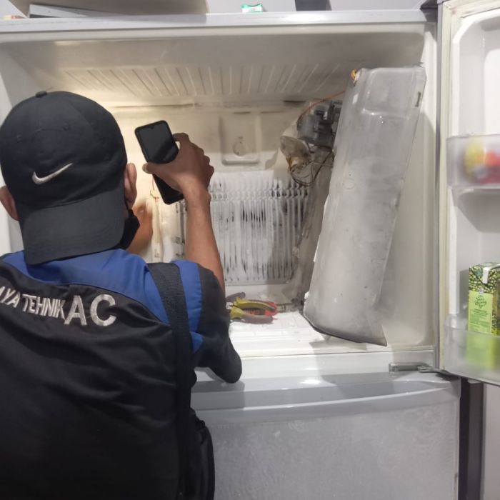 Service kulkas Mitsubishi electric Ga tau series nya masalah , Kulkas tidak terasa dingin Freezer Tidak Dingin Merata