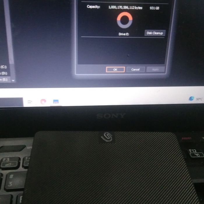 Service harddisk seagate SRD0NF1 1TB 1 TB masalah Penyelamatan Data (Recovery Data) harddisk tidak terdetek namun tidak ada bunyi kasar (kasus sedang). 1 TB. Kondisi harddisk : Tidak Terdetek di Laptop PC. Belum pernah dibongkar. Butuh data, harddisk JANGAN DIBONGKAR, jika berhasil ambil data harddi