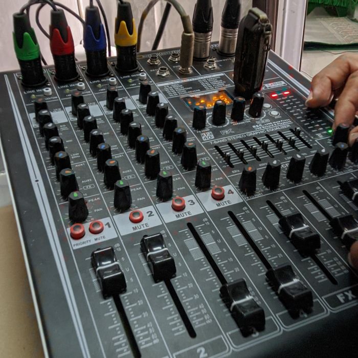 Service audio mixer Ashley m4260+ m 4260 + masalah power mixer ashley m4260+.. jalur out put belakang ke speaker ( high &amp; low impedance) mati  tdk berfungsi..
jalur main out put  jalur atas normal..