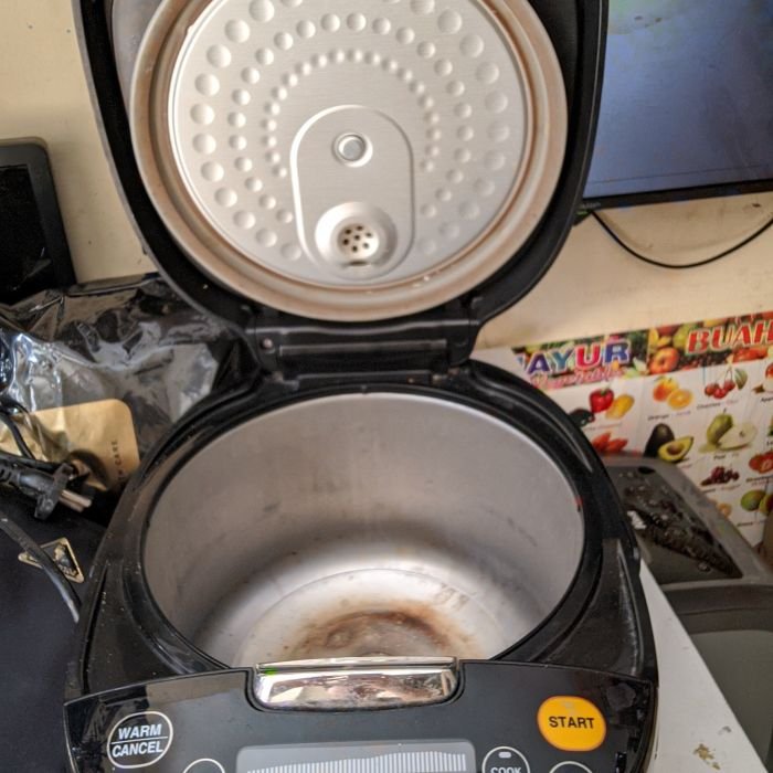 Service rice cooker Yongma SMC2117 masalah lampu nyala, tapi tidak panas dan tdk bs memasak nasi