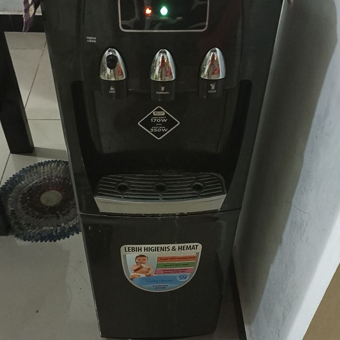 Service dispenser Sanken . masalah Pemanas mati. Fungsi lain normal