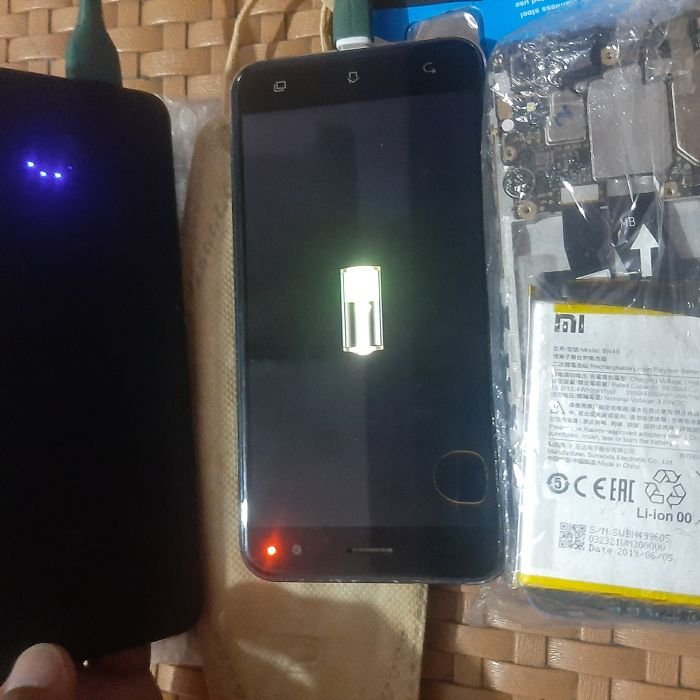 Service charger Anker powercore slim 10k pd masalah Powerbank rusak, bisa dicas tapi pas mau dipake gabisa nyala kayak belum dicas