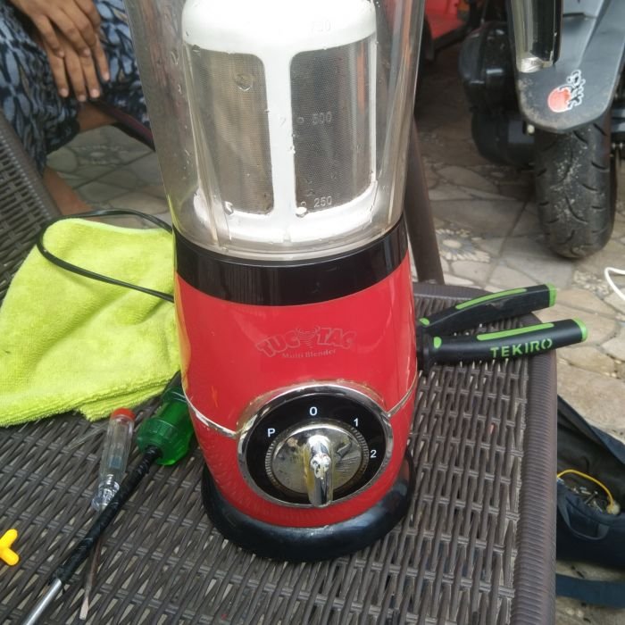 Service blender tuc tac Tidak tahu masalah keluar asap