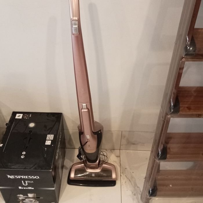 Service vacuum cleaner electrolux ZB3314AK masalah Pak gimana ini vacuum nya mati total