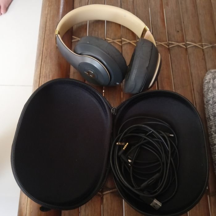 Service headphone dr. Dre beats studio 3 wireless masalah tidak bisa nge charge