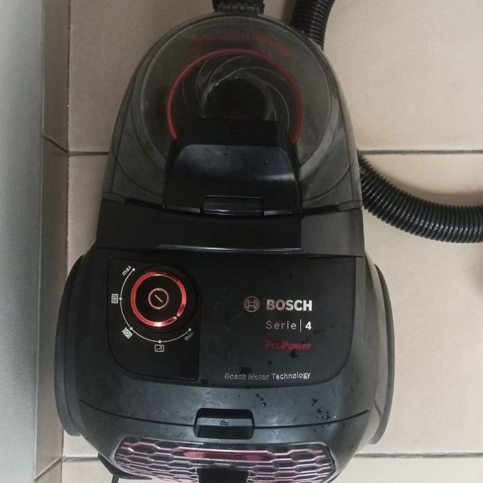 Service vacuum cleaner Bosch Series 4 masalah Vacuum cleaner mati total