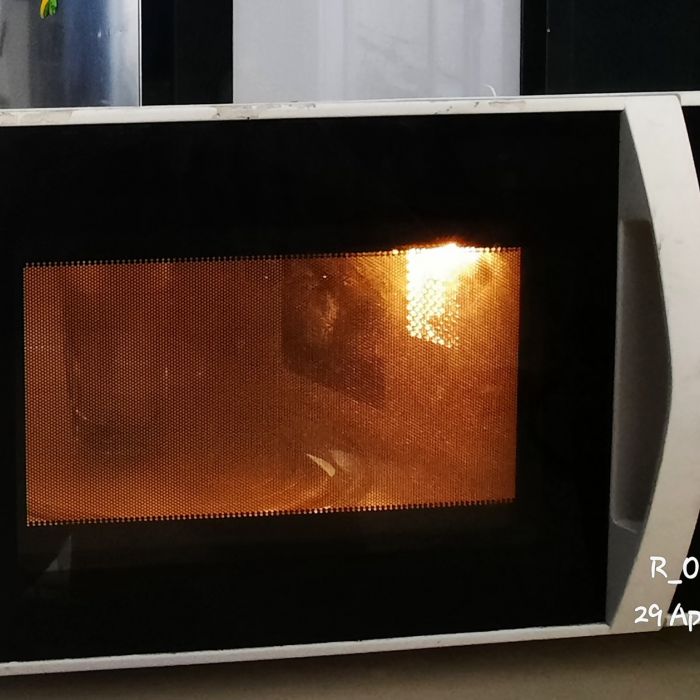 Service microwave Sharp R-21A1 masalah , Microwave mati total atau sulit dinyalakan