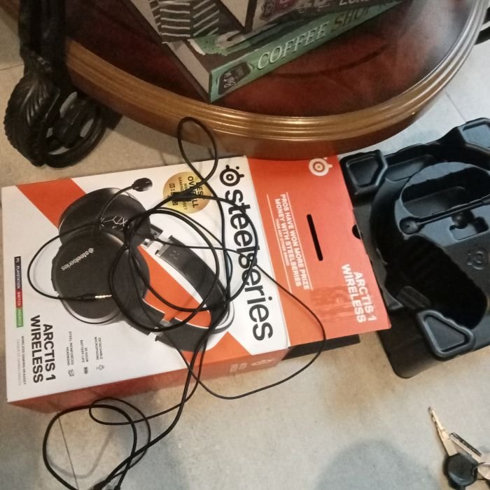 Service headphone Steelseries Arctis 1 Wireless Arctis 1 Wireless masalah Headphone tidak bisa menyala