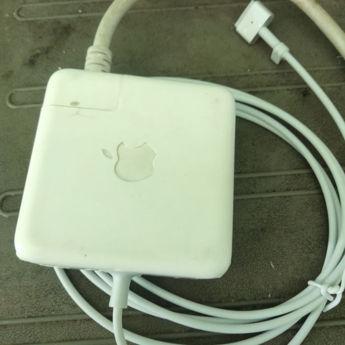 Service magsafe magsafe 60 watt masalah Kerusakan Kabel. Port bentuk T Port masih normal