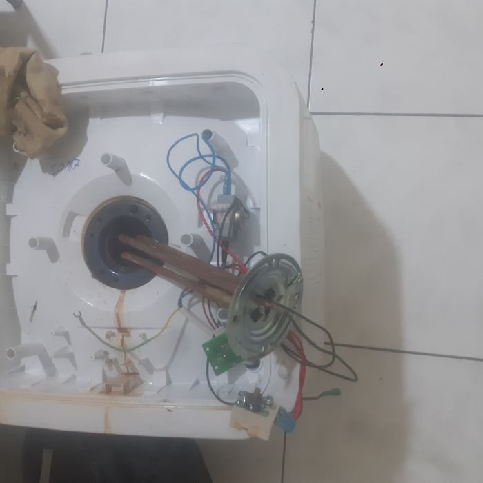 Service water heater Ariston IPX1 masalah Tidak menyala, sepertinya konslet