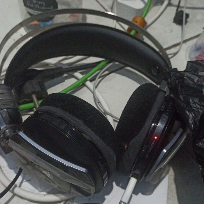 Service headphone Sony Playstation Pulse Elite Pulse Elite Bass Impact masalah Plastik keras bagian atas yg buat taruh dikepala rantas tapi suara kanan kiri masih berfungsi normal