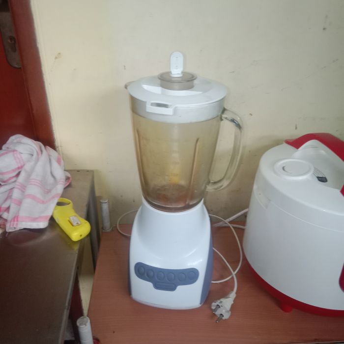 Service blender Philips HR 2115 masalah Blender tidak mau menyala (blender mati total)