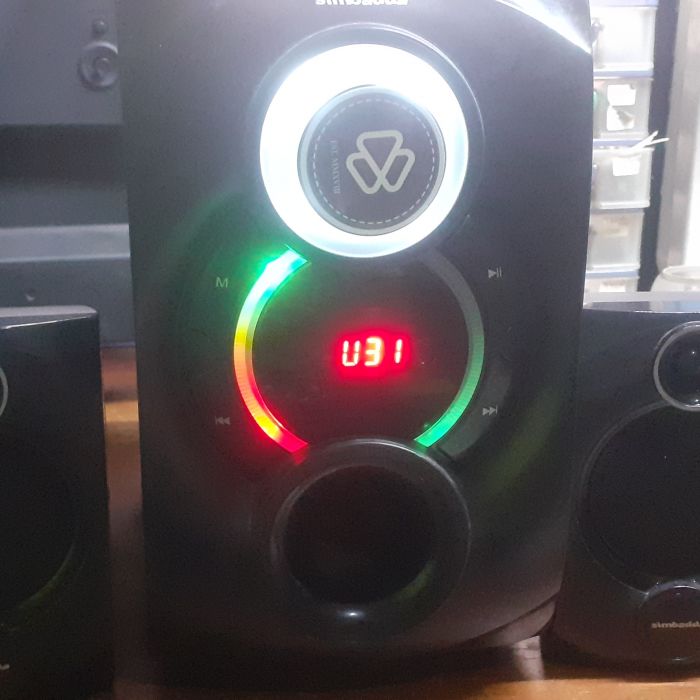 Service speaker SIMBADDA CST 7000N+ CST 7000N+ masalah , Speaker berbunyi serak, kresek kresek ketika volume diubah