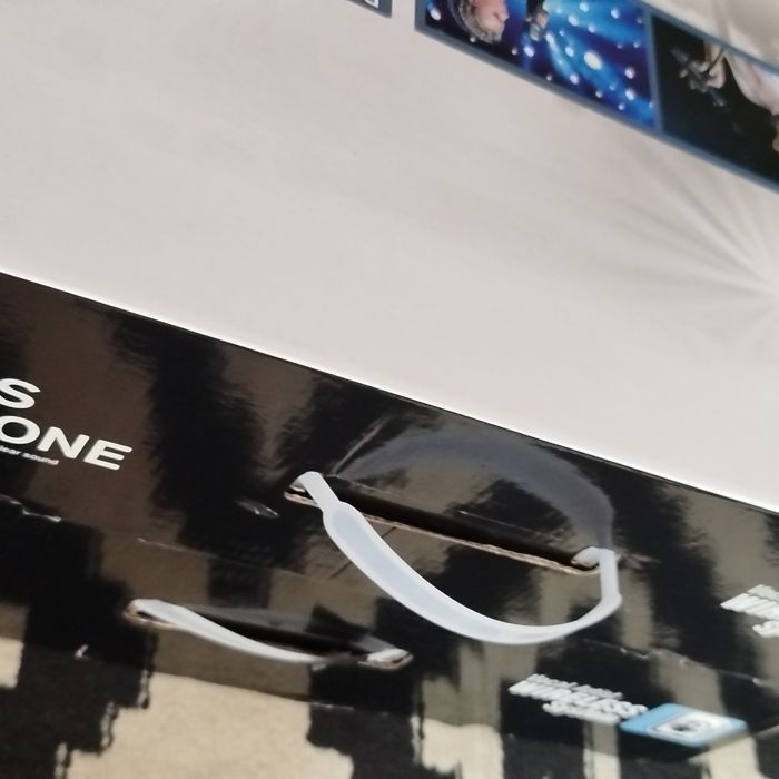 Service microphone Shure type U808B U808B masalah , Kami beli mic rapat wireless merk shure type U808B 1 set isi 1 resiver dan 8 mic dipakai dibeberapa ruangan rapat, kami beli sebanyak 7 set, kendalanya frekuensinya ada yg sama, jadi ketika dipakai ada yg masuk diruangan lain, apakah bisa merubah fre