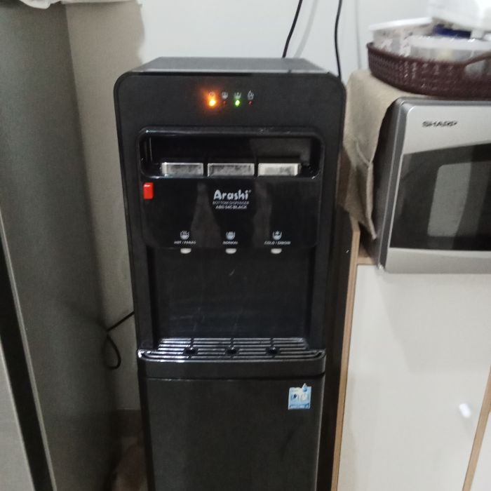 Service dispenser Arashi tidak tau masalah Air tidak bisa menuedot namun mesin normal menyala, Cek dahulu saja (belum servis)