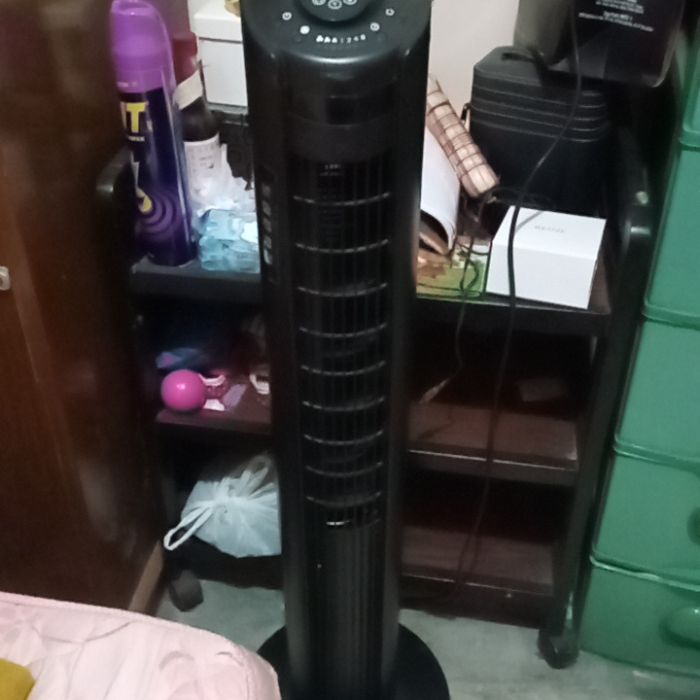 Service kipas angin Yg di dinding 1 ada tukisannya Air Monster, yg satu Miyako sedangkan yg stand merknya Krisbow Tidak taunkrn diatas sy gak berani naik masalah , Ada 3 kipas angin, yg stand 1ada remote nya yg didinding 2 pakai remote juga, yg stand awalnya gak bs muter tp bs nyala kmd gak bs muter tp msh bs nyala yg terakhir. ada bau gosong kmd sy matikan takut konslet, yg 2 di dinding gak bs nyala meski paka