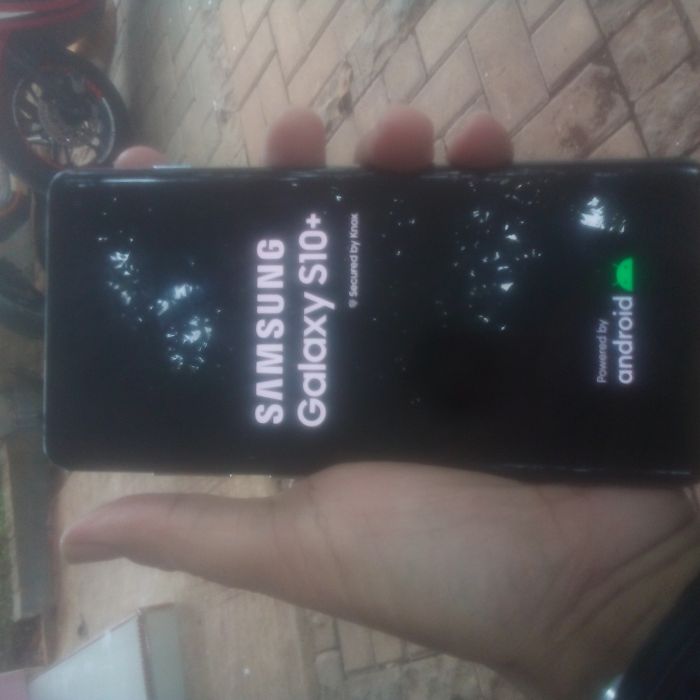 Service HP Android samsung S10 plus masalah Tiba tiba mati, HP mati total terkena air setelah di servis, HP sudah nyala tapi speaker tidak ada suara,