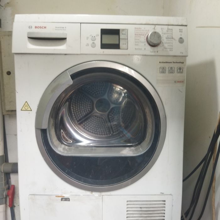 Service mesin cuci Bosch Wts86515by masalah Mesin pengering pakaian bosch , mesin mengeluarkan kode F09, baju masih basah tidak kering, Cek dahulu saja (belum servis)