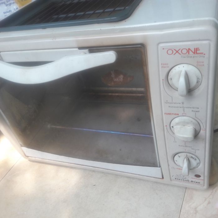 Service oven OXONE OX-898BR masalah Ada dua layer, yg atas normal panasnya tapi yg bawah tidak panas sama sekali, Cek dahulu saja (belum servis)