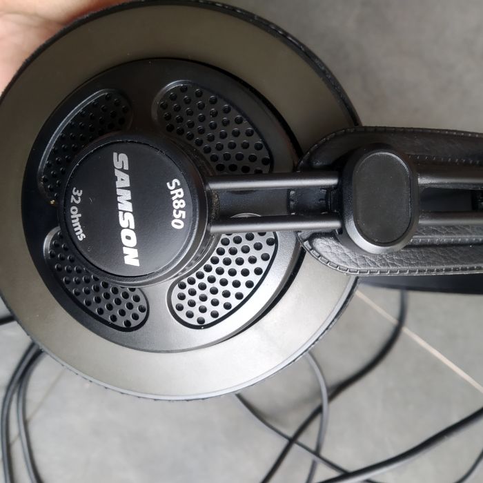 Service headphone Samson SR850 masalah Headphone jack patah butuh headphone jack 3.5mm baru, tidak berfungsi