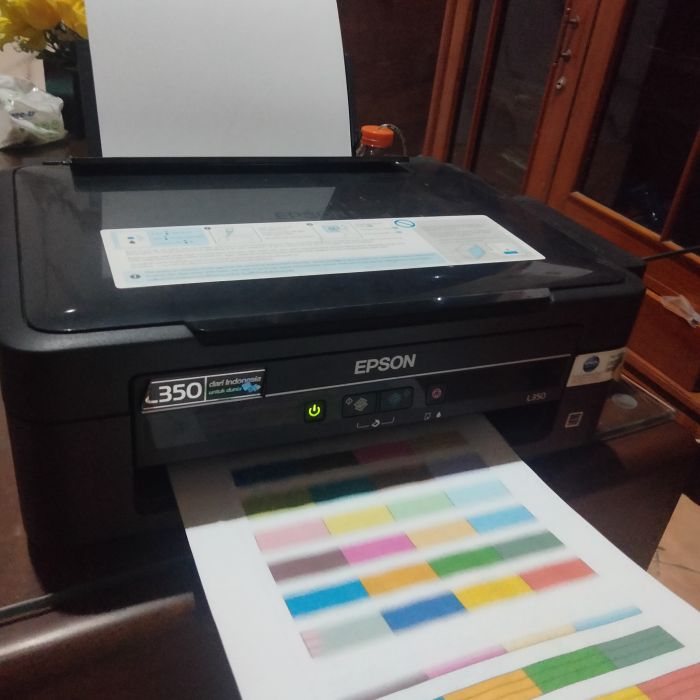 Service printer EPSON L350 EP-017-002-143-762 masalah SPT-nya perlu ganti tabung tinta dan slangnya dan pembersihan conector tintanya, Cek dahulu saja (belum servis)