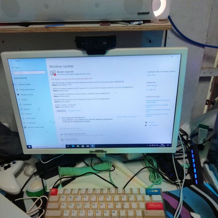 Service computer rakitan Windows 10 pro masalah Saat windows diubah ke safe mode, tidak mau booting malah ke auto repair. Mau masuk cmd untuk kembali ke mode normal tapi terhalang password padahal password sudah benar tapi terbaca selalu salah. Butuh booting dari usb windows 10 buat pancingan masuk windows setelah itu ubah dari safe mode ke mode normal, Lambat.Error . Install Ulang
