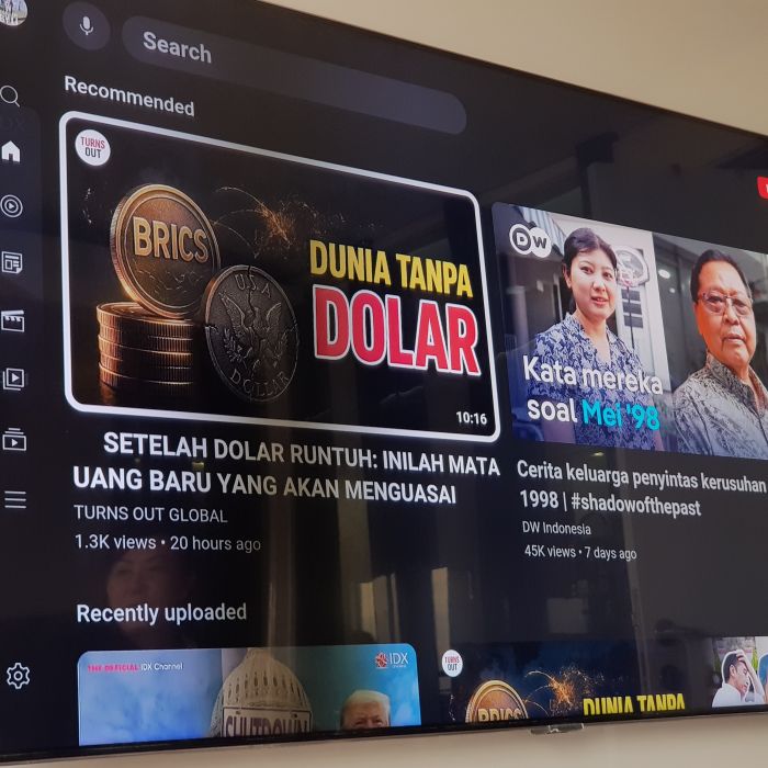 Service tv Samsung tidak tau masalah TV nyala dan mati setiap 1 menit, ada suara tidak ada gambar. Sepanjang waktu begitu,kecuali cable di cabut baru mati., Gambar TV gelap